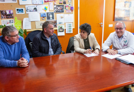Cerdido, Moeche e San Sadurniño reúnense co Xerente da área sanitaria para falar sobre a situación da atención pediátrica